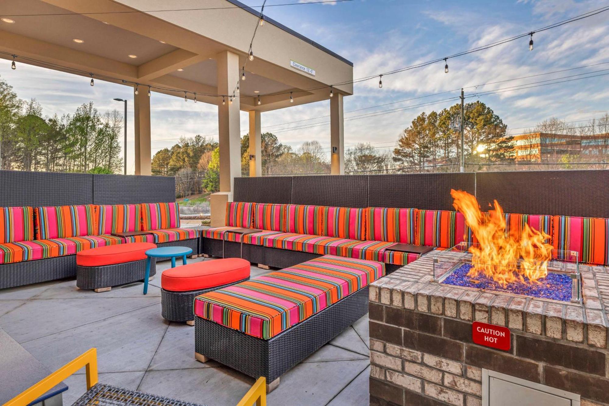 Home2 Suites By Hilton Raleigh West Lenovo Center Екстериор снимка